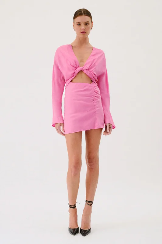 Suboo - Jasper Long Sleeve Twist Front Mini Dress in Pink Chic Halter Mini Dress